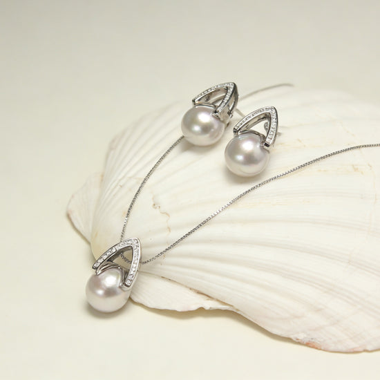 Arché Pearl Earrings by NINEMOO – product view 6