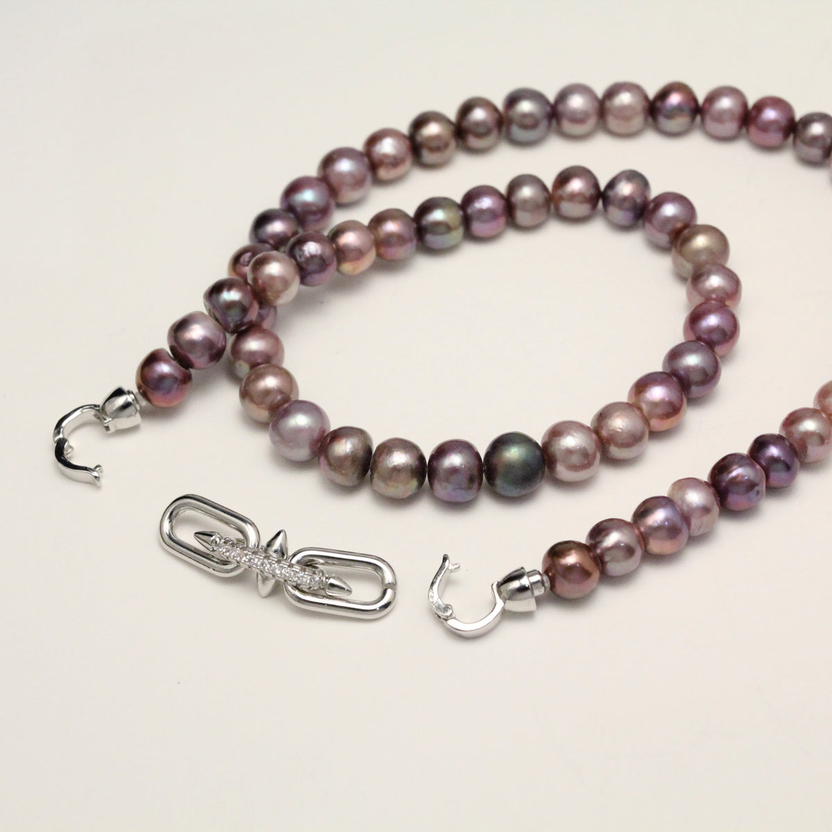 Velours Nocturne Lueur d’Opale Necklace by NINEMOO – product view 6