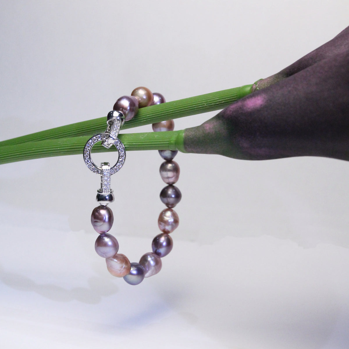 Velours Nocturne Pearl Bracelet by NINEMOO – product view 9