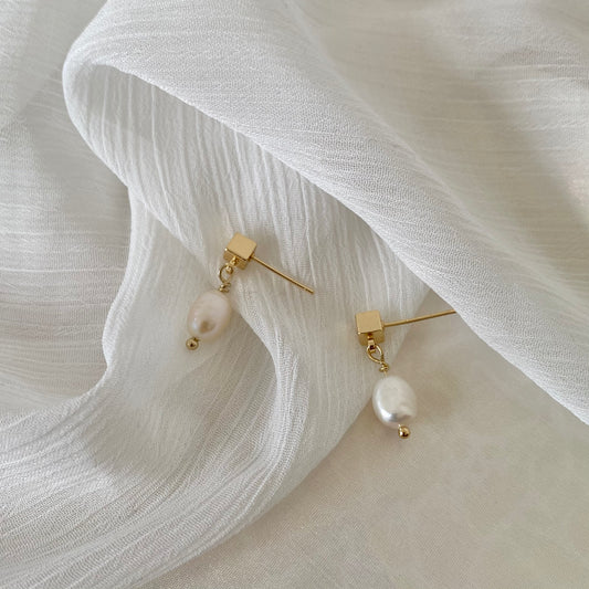 Icey Pearl Earrings