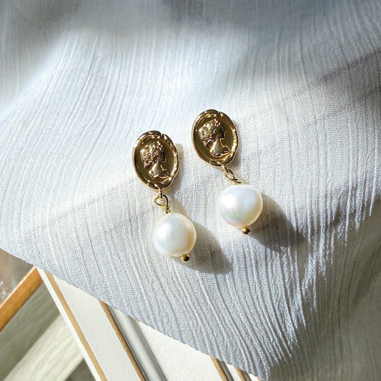 Anna Pearl Earrings